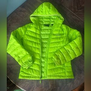Marmot Neon Green Women's 800-Fill Down Puffer Jacket Small Flaws!